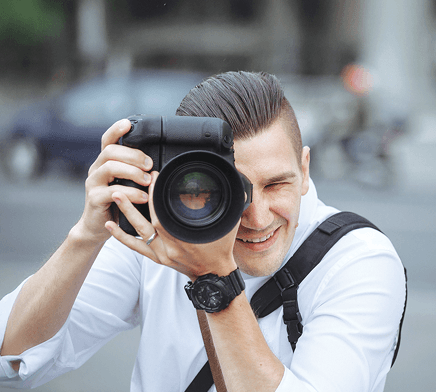 DEDICATED PHOTOGRAPHER